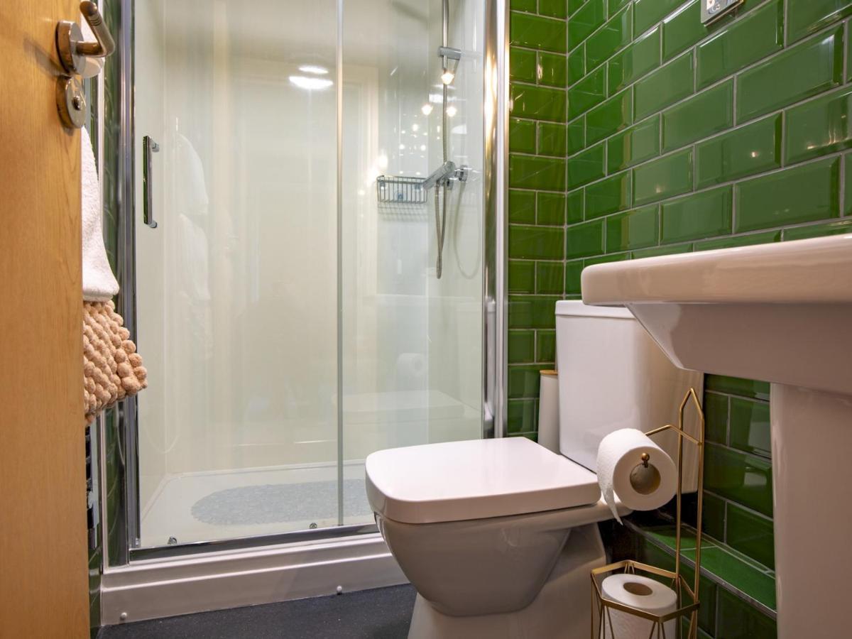 Pass The Keys Art Deco Inspired Apartment With Roof Top Views Shrewsbury Extérieur photo