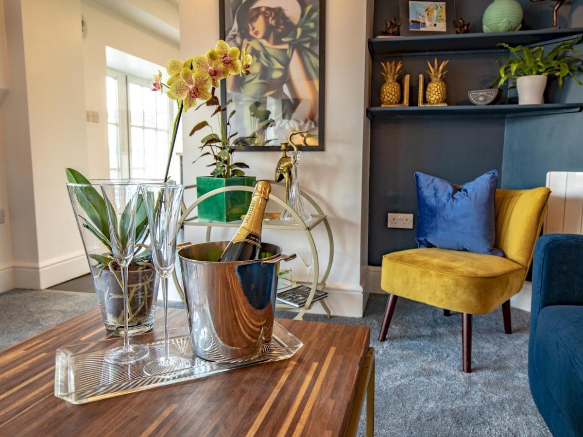 Pass The Keys Art Deco Inspired Apartment With Roof Top Views Shrewsbury Extérieur photo