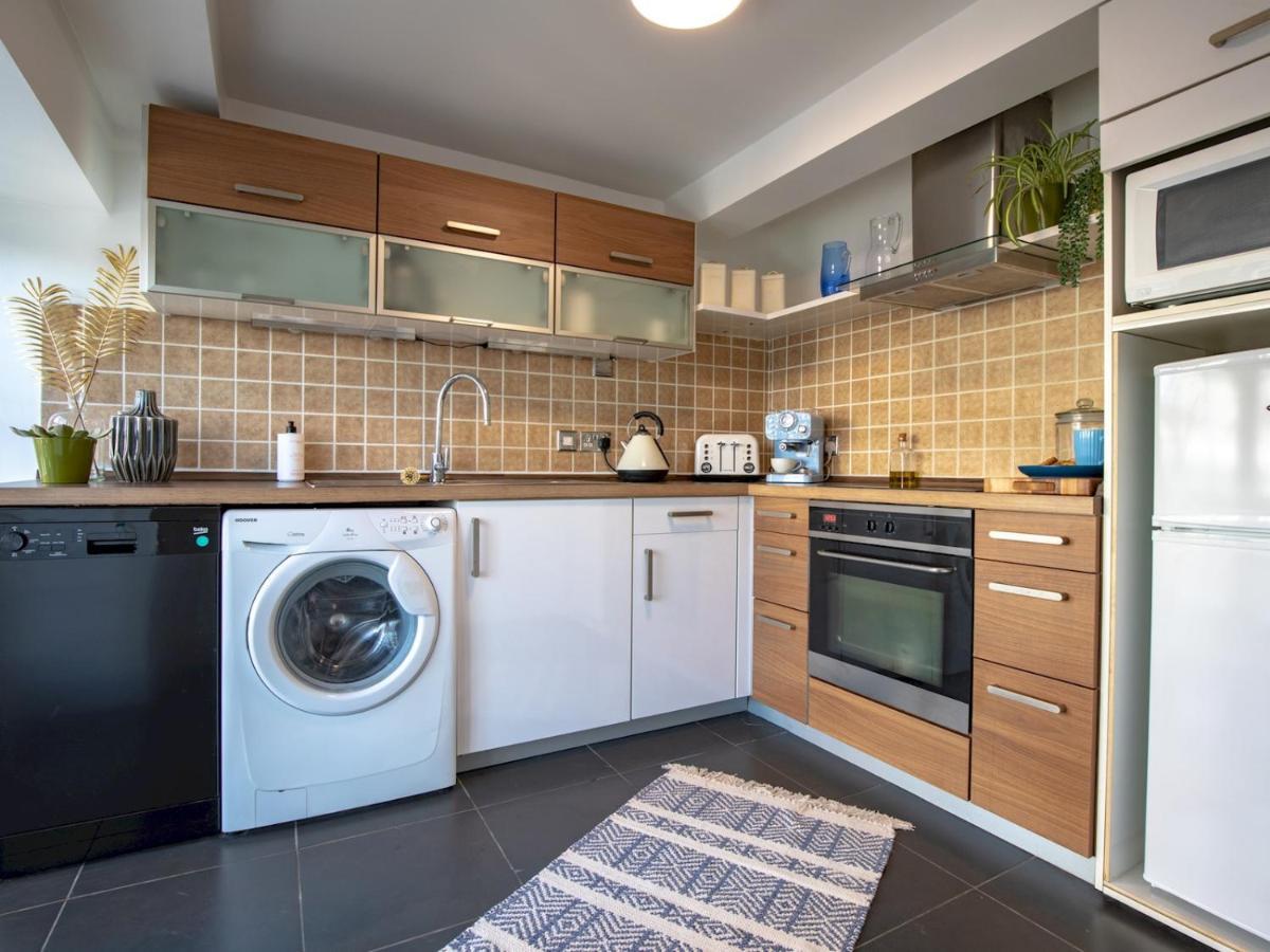 Pass The Keys Art Deco Inspired Apartment With Roof Top Views Shrewsbury Extérieur photo